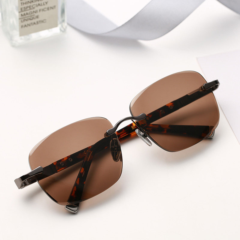 水晶石眼镜天然水晶老石石头中老年清凉高档茶色养眼太阳眼镜