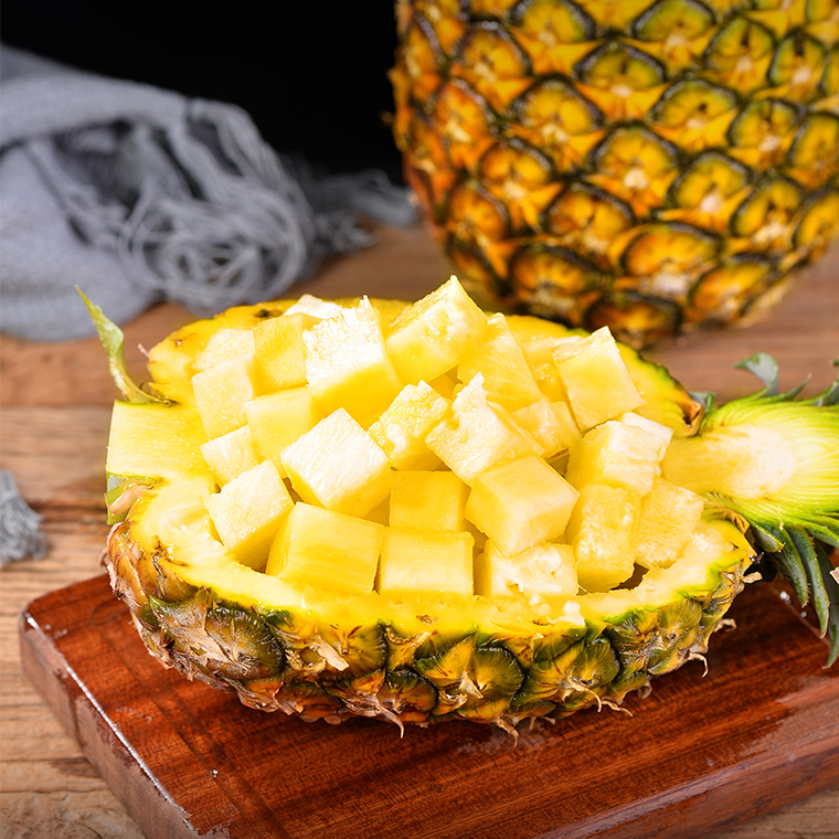 顺丰包邮特大西双版纳无眼香水菠萝凤梨纯甜新鲜凤梨