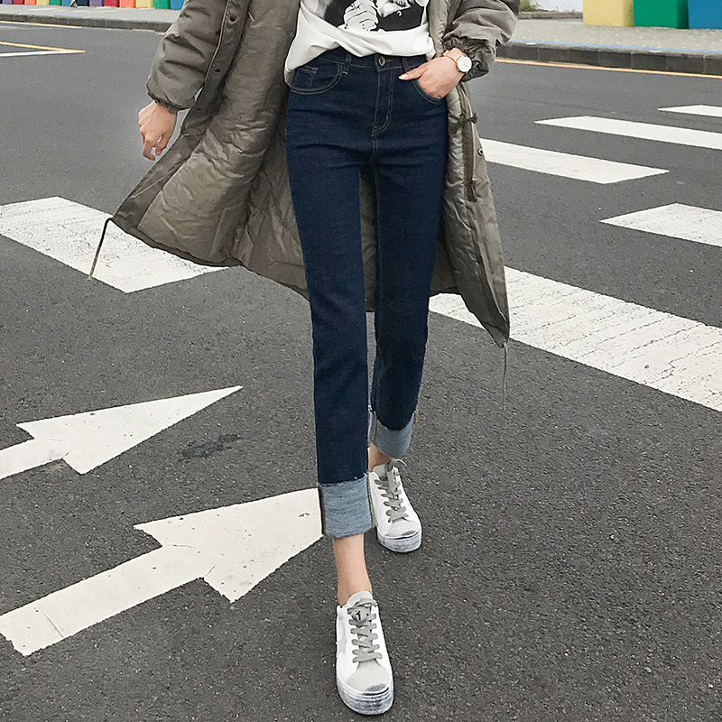 蓝色翻边直筒牛仔裤女2022秋冬新款高腰显瘦加绒卷边烟管九分裤子