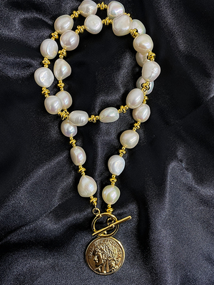 复古巴洛克珍珠项链女淡水珍珠金币吊坠小众轻奢设计感饰品锁骨链