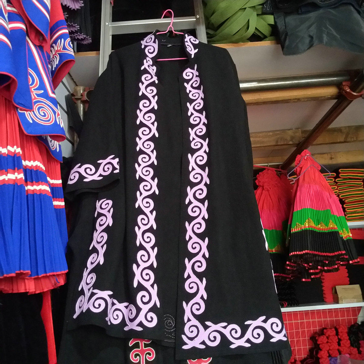 彝族风衣衣服服饰订做长款新款舞台演出主播民族服装