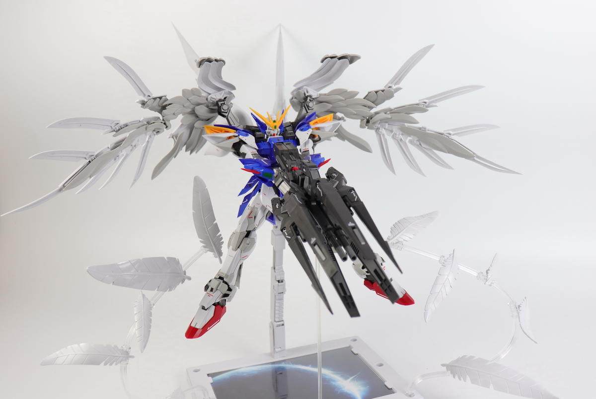 现货超新星模心飞翼掉毛mg fix 1/100 拼装模型带地台水贴矮星炮