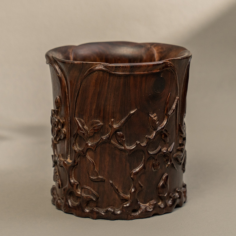 黄花梨笔筒清代雕花花卉文玩古董收藏真品海南装饰摆件