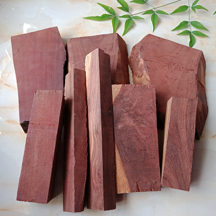 血檀原木料非洲红木弹弓边角料实木佛珠diy木雕挂件刀柄瘤疤木料