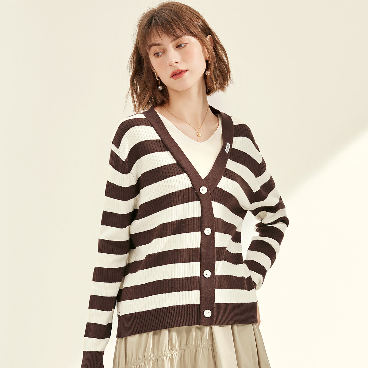 nawain纳纹秋冬新款宽松设计条纹领针针织开衫毛针织衫