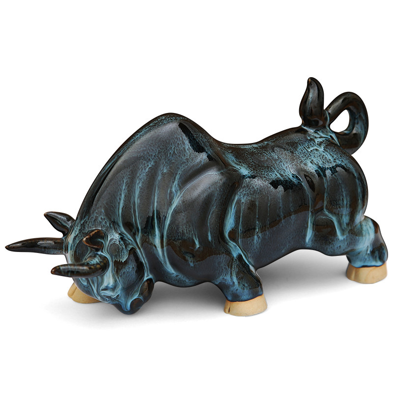 傲世瓷业钧瓷窑变气势如虹牛摆件