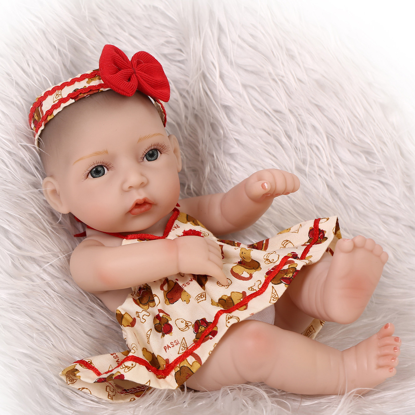 娃娃袖珍婴儿硅胶仿真时尚个性礼物洗澡精美娃娃