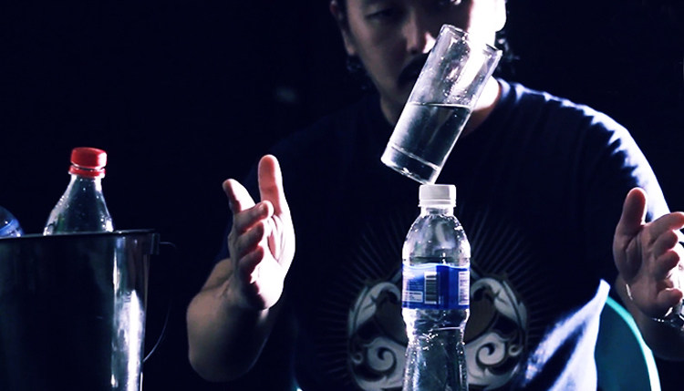 首页 下载app                          魔术天下反重力水杯平衡术