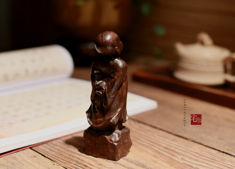 越南天然沉香木雕摆件 禅意小沙弥/文艺小和尚 风水摆件工艺品
