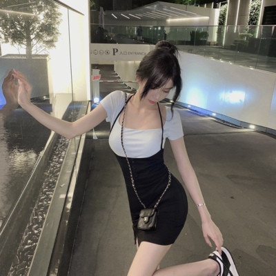 大nai秘籍 纯欲风显蜜桃胸大细腰修身显瘦开叉挂脖黑色背带连衣裙