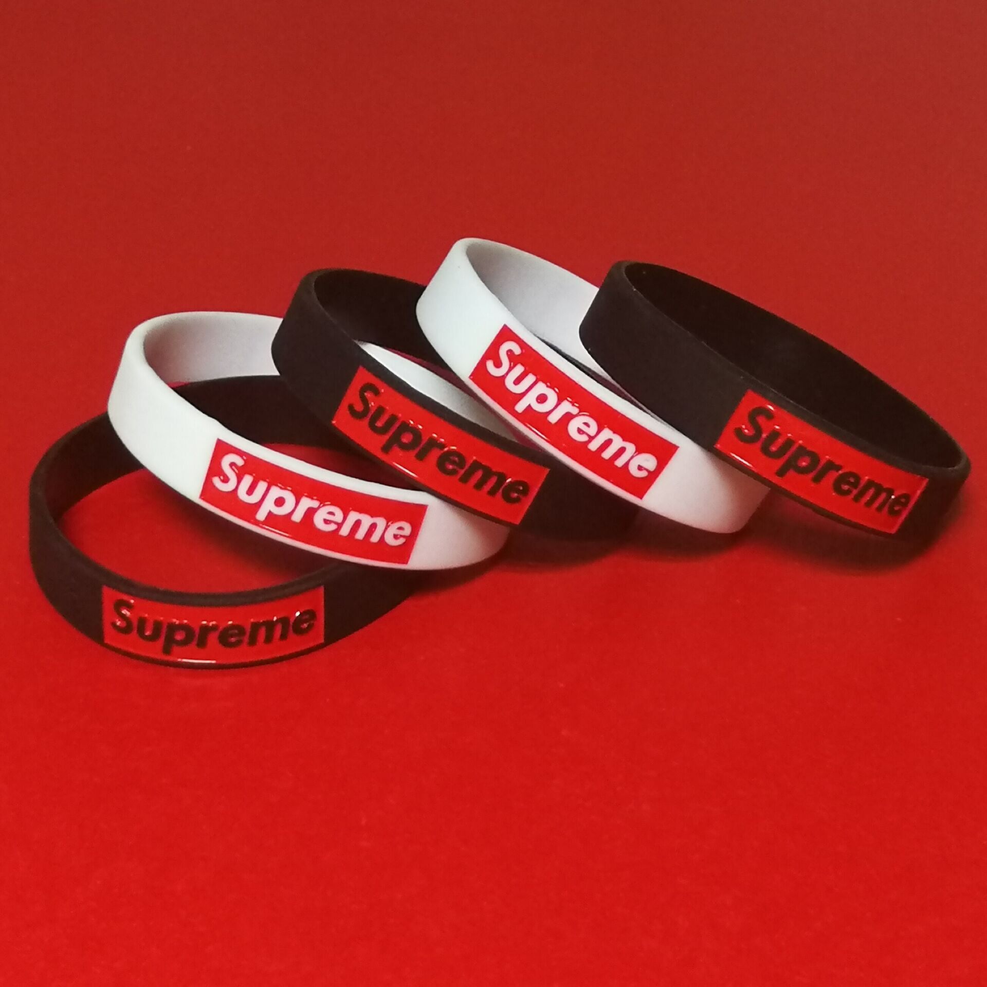 潮牌supreme篮球运动手环硅胶腕带带红色橡胶男生篮球球迷用品