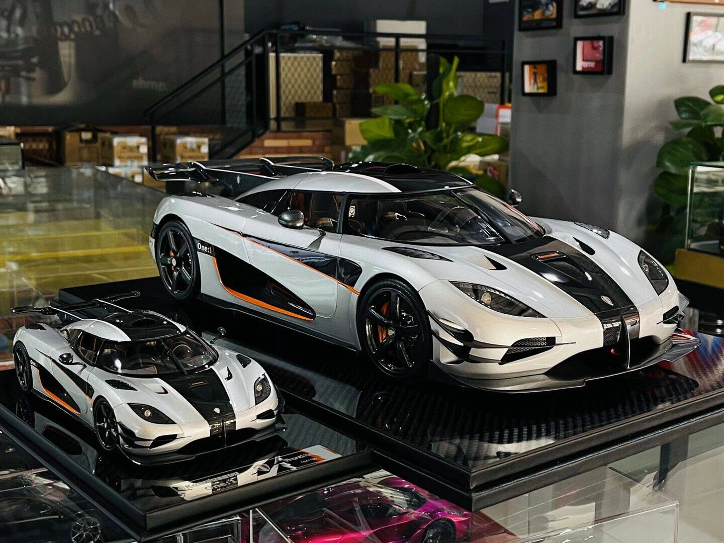 模型高德frontiart柯尼塞格one银色全开树脂车模