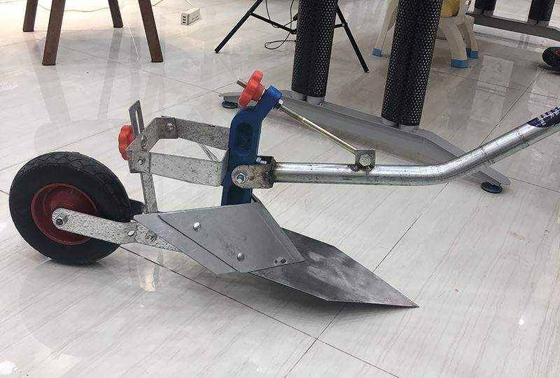 手拉单人犁地人工侧翻开沟神器农机具2021款松土机耕种机械