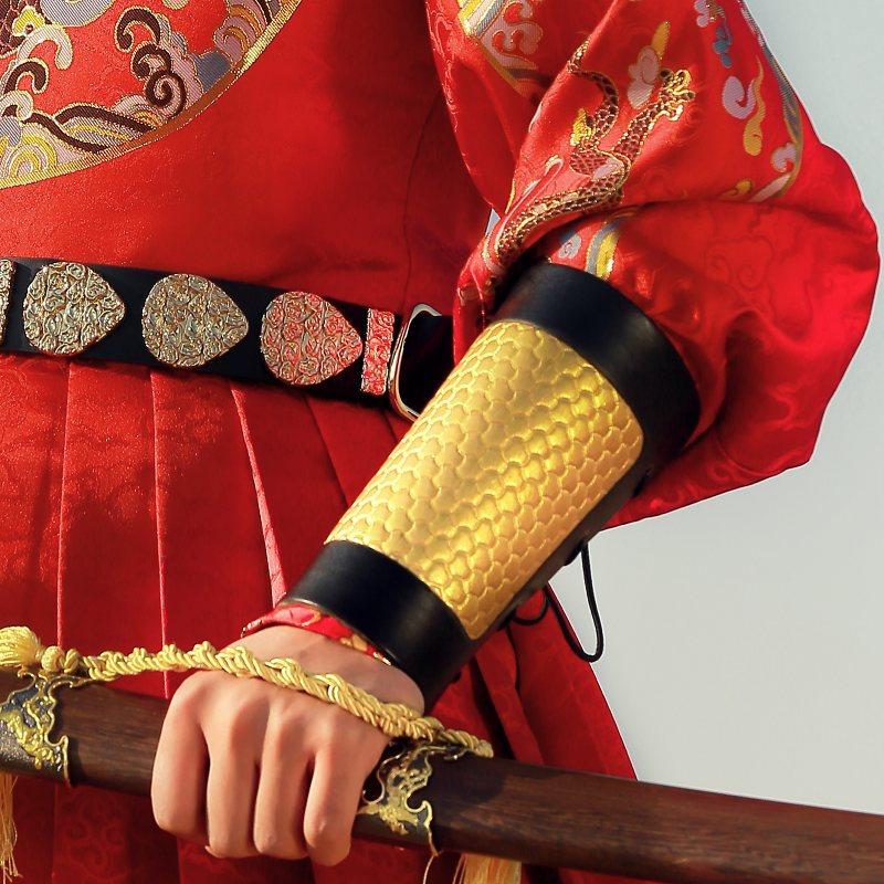 汉服男装女装护腕护具真皮头层飞鱼服贴里直汉服
