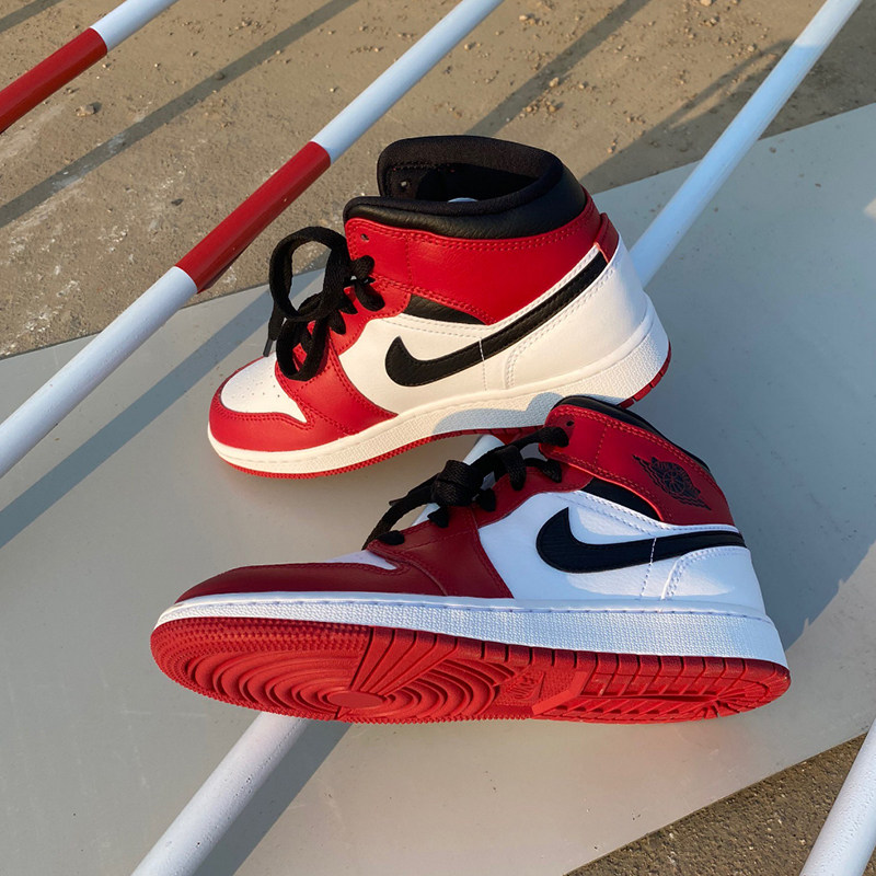 tomairjordanmidaj1白红小芝加哥篮球球鞋554724-173篮球鞋