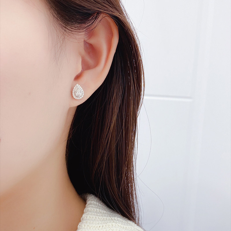 宝创耳饰配钻022克拉形镶水滴金水滴18k耳钉钻石耳饰