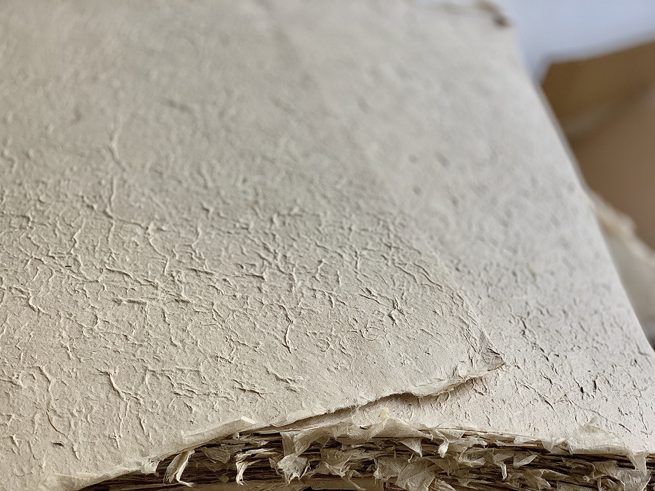 曼臻精选西双版纳特种手工粗浆紧实粗糙树皮装修折纸