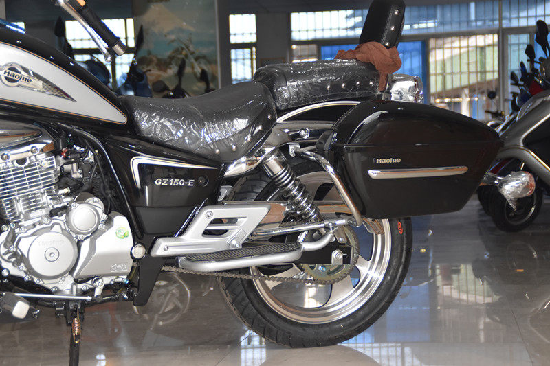 适用于豪爵铃木gz150e加宽踏板悦酷gz150a乘客脚蹬摩托车脚踏板