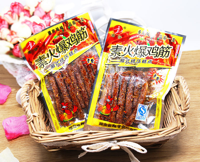 火爆鸡筋辣条湖南特产辣丝辣片