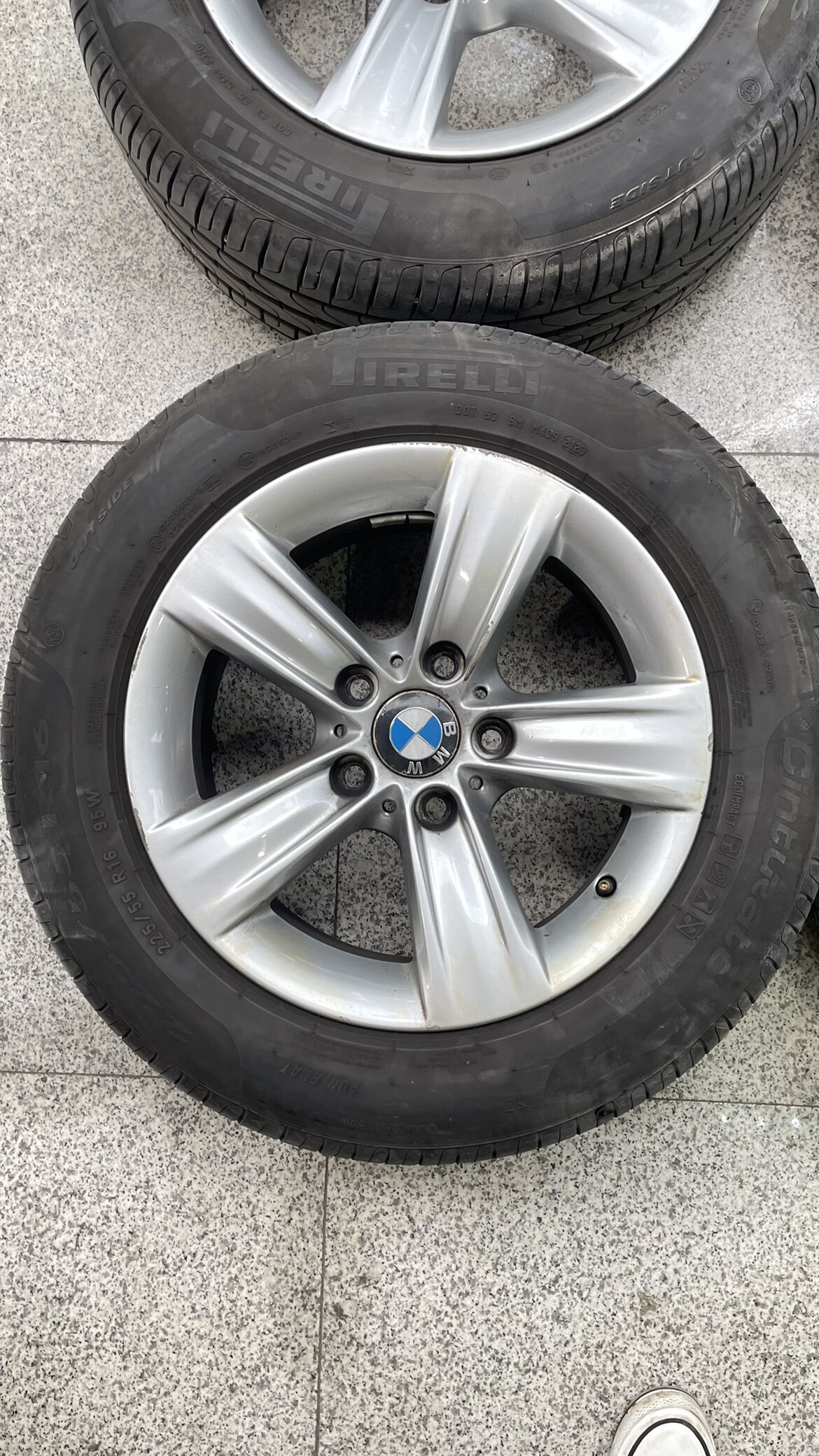 16寸宝马原装轮毂倍耐力防爆轮胎2255516适用316i320li325轮毂