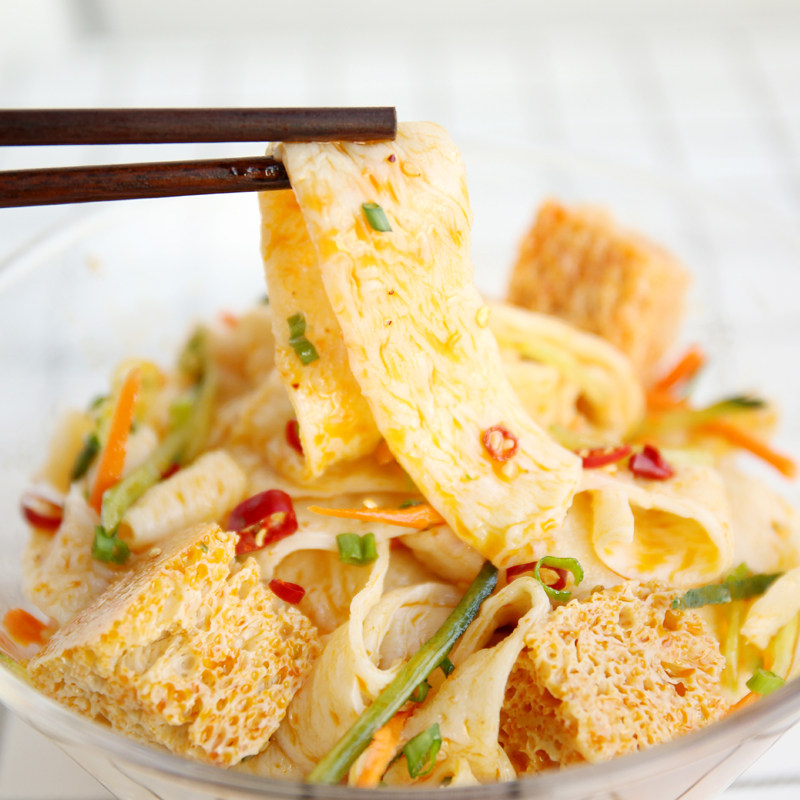 凉皮面皮面筋红油辣椒油芝麻酱河南特产方便面