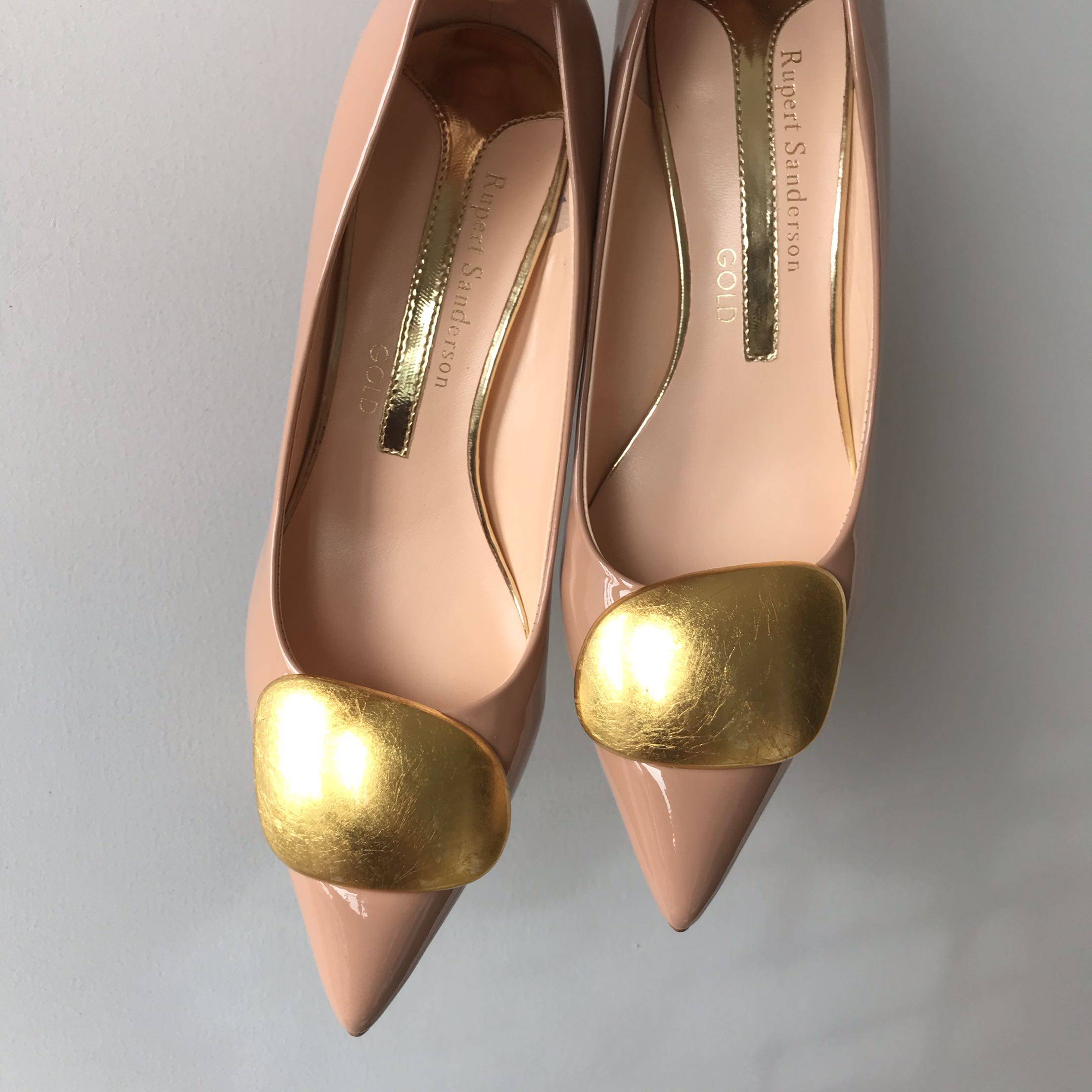 新款rupertsanderson高跟鞋夏金萡金扣漆皮藕粉粉色尖头单鞋