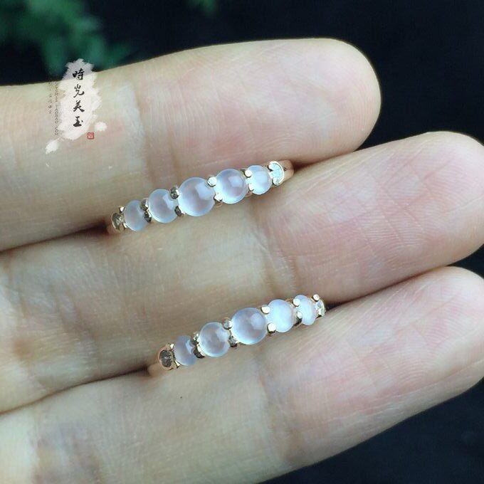 镶嵌缅甸白冰种荧光天然翡翠玉石多蛋面排戒女戒指