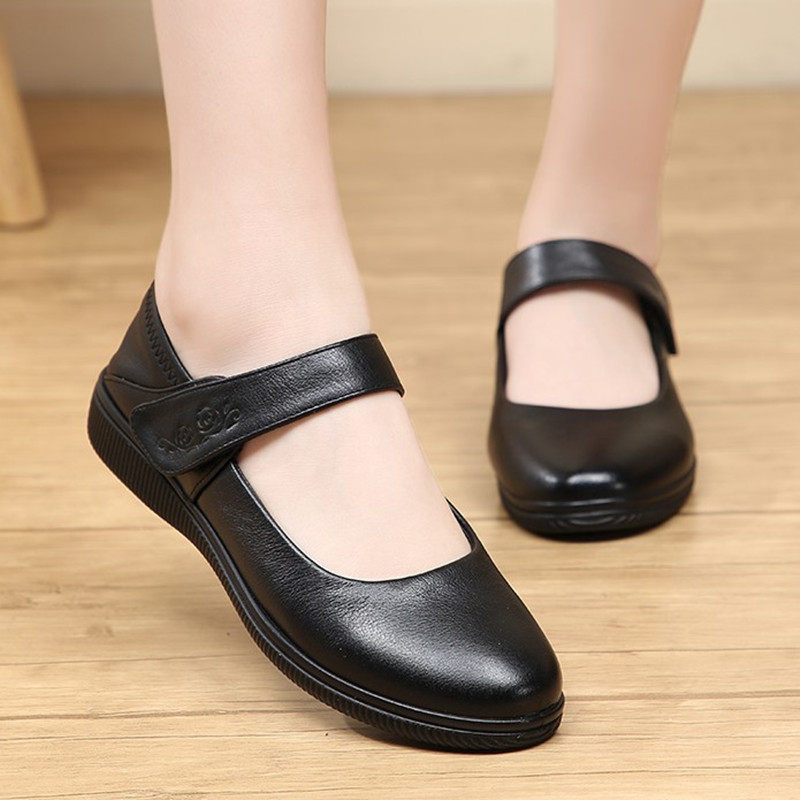 中老年人方口女春夏防滑平底奶奶真皮皮鞋特大43码单鞋