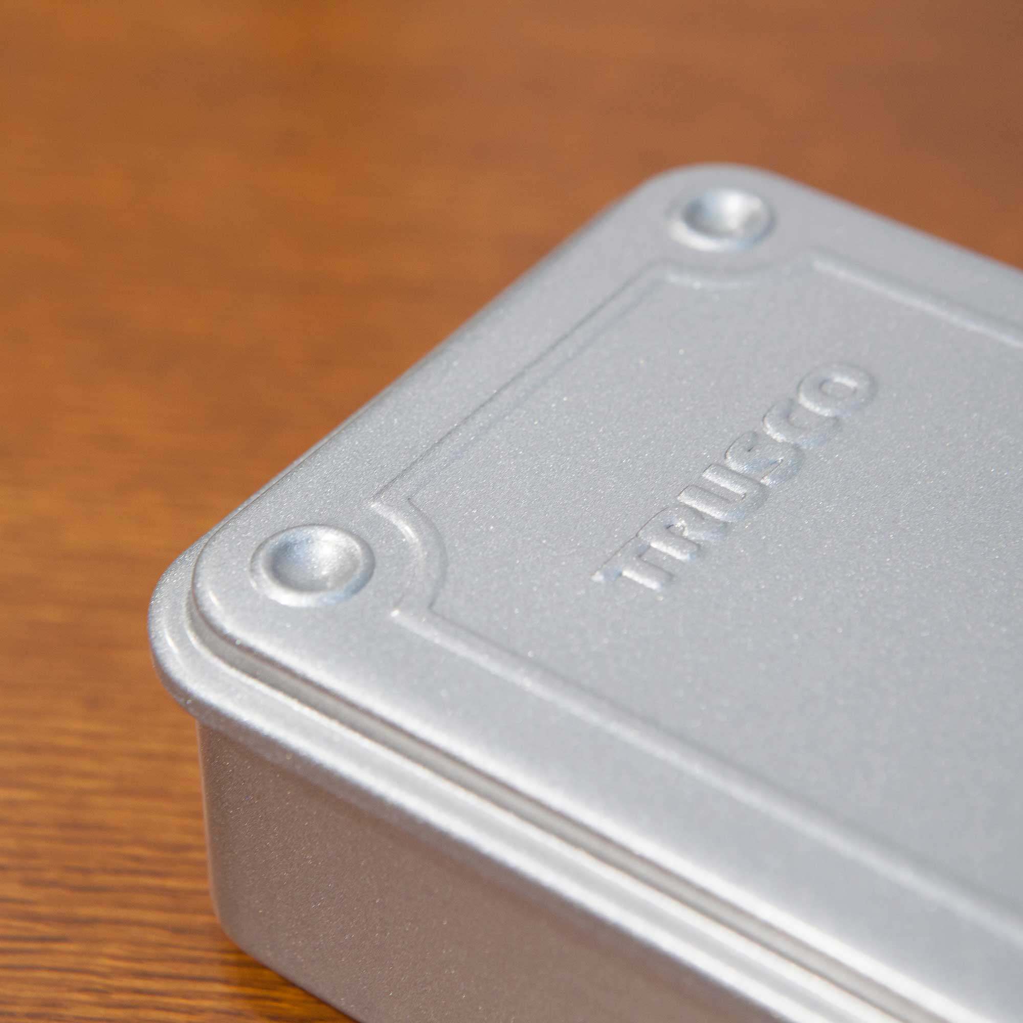 现货日本进口trusco银色烤漆铁皮翻盖多功能五金工具盒收纳盒小号