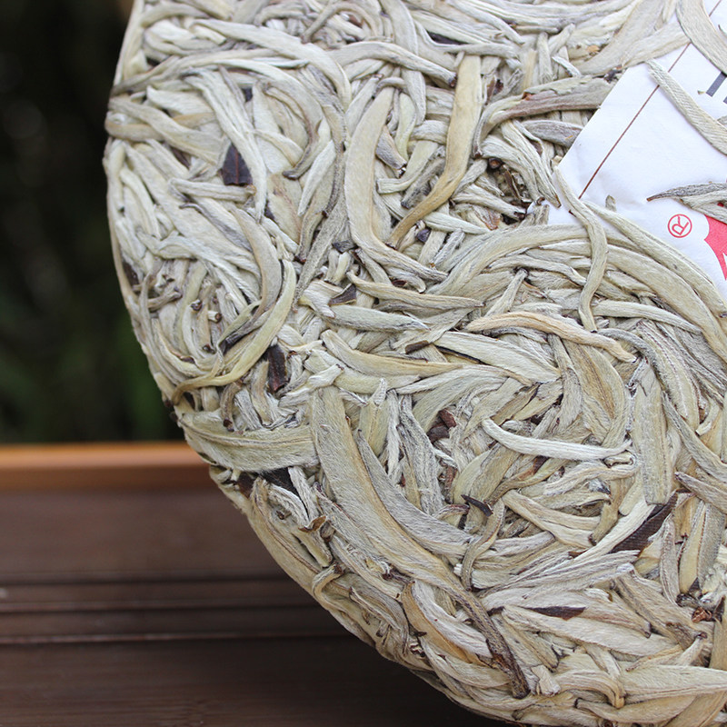 普洱茶刮油云南景谷大白银针月光白单芽五星银芽普洱