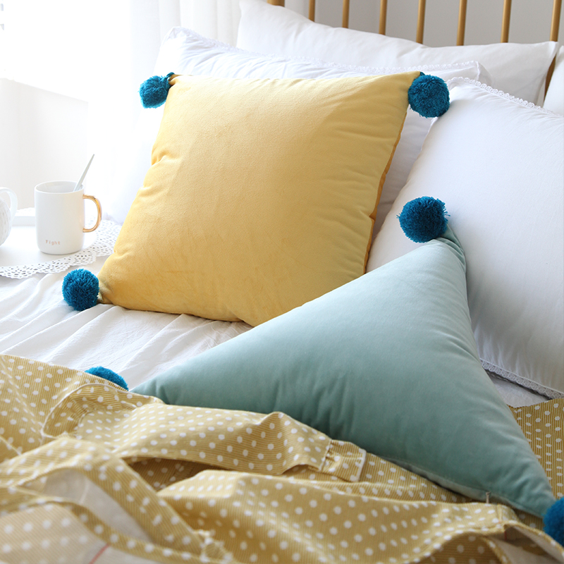 ins抱枕北欧靠垫纯色布艺腰枕卧室床上毛绒靠垫