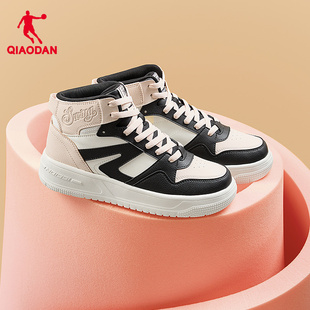 乔丹黑粉高帮加绒板鞋2025年冬女款运动鞋增高防滑耐磨保暖棉鞋