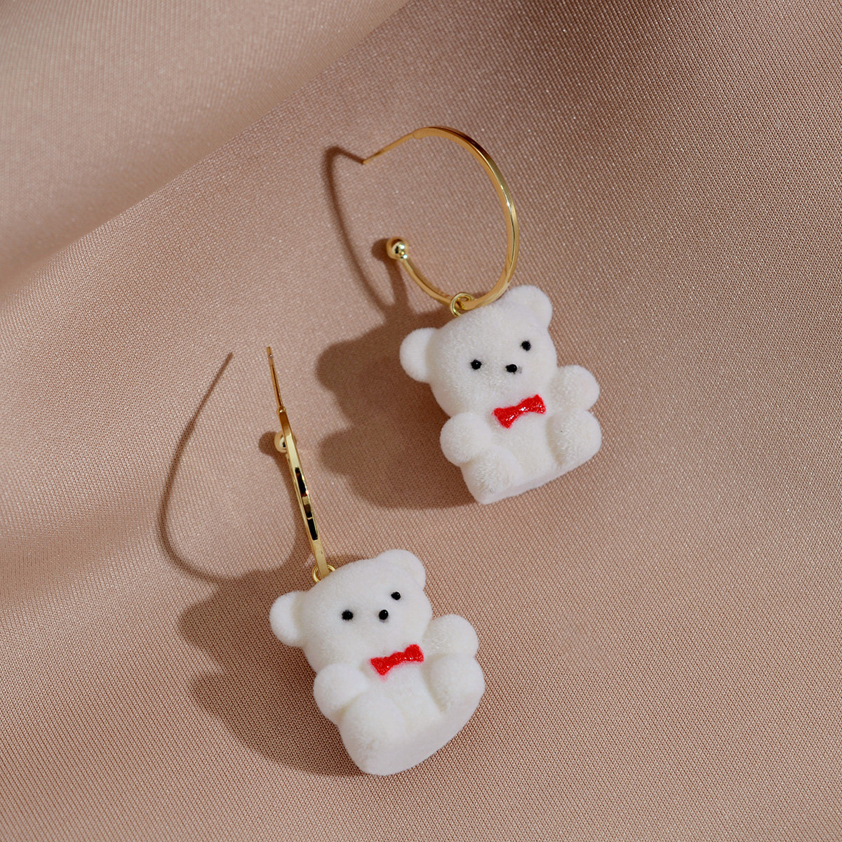 小熊毛绒耳钉新款植绒立体动物耳环可爱甜美耳环