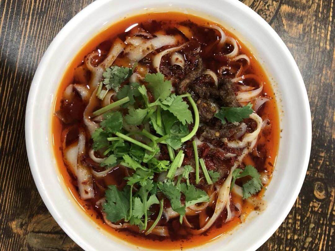 鸡西辣汤袋装挂面园林路面条四街特产牌子黄牌子面条