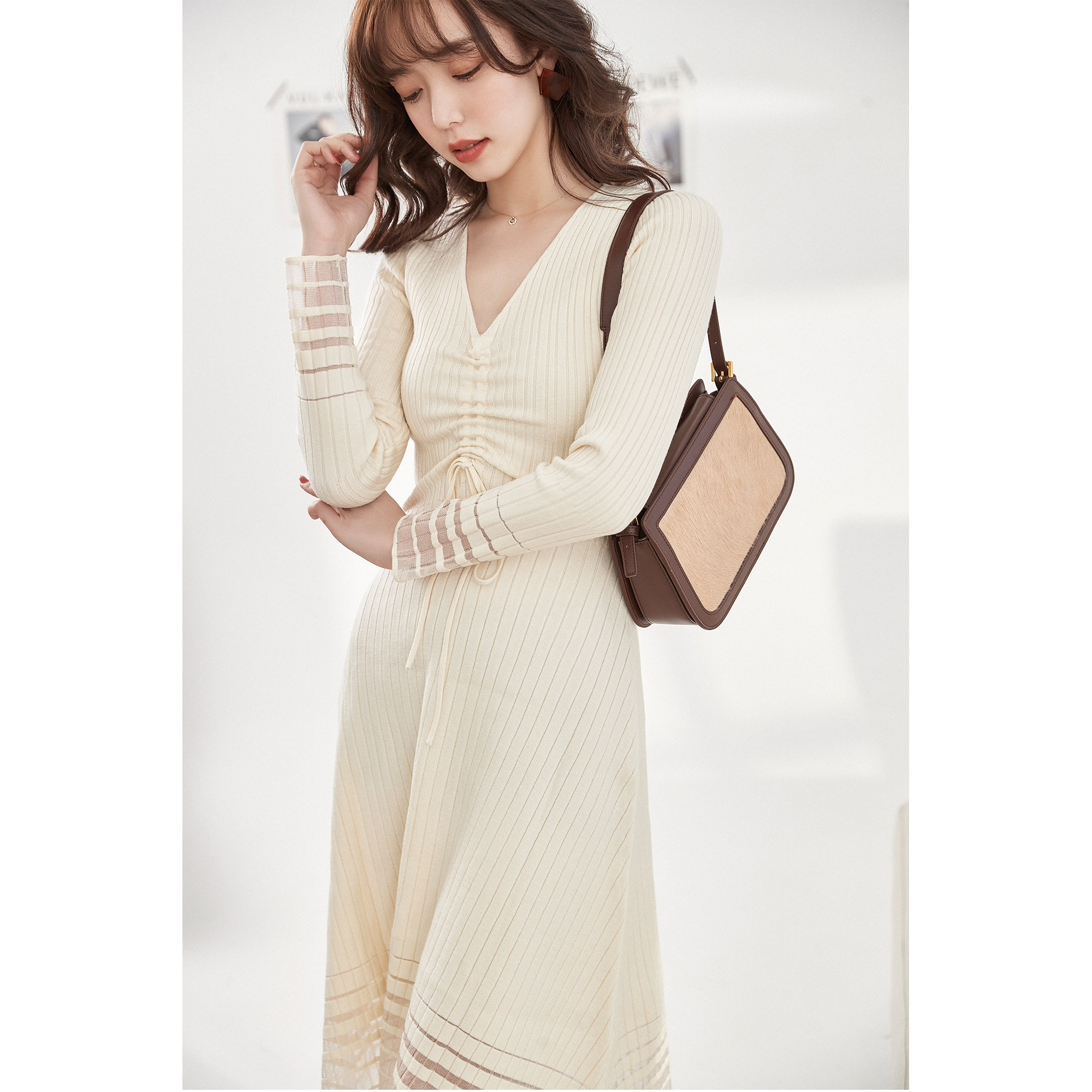 法式复古气质针织连衣裙秋冬2020年新款温柔系穿连衣裙