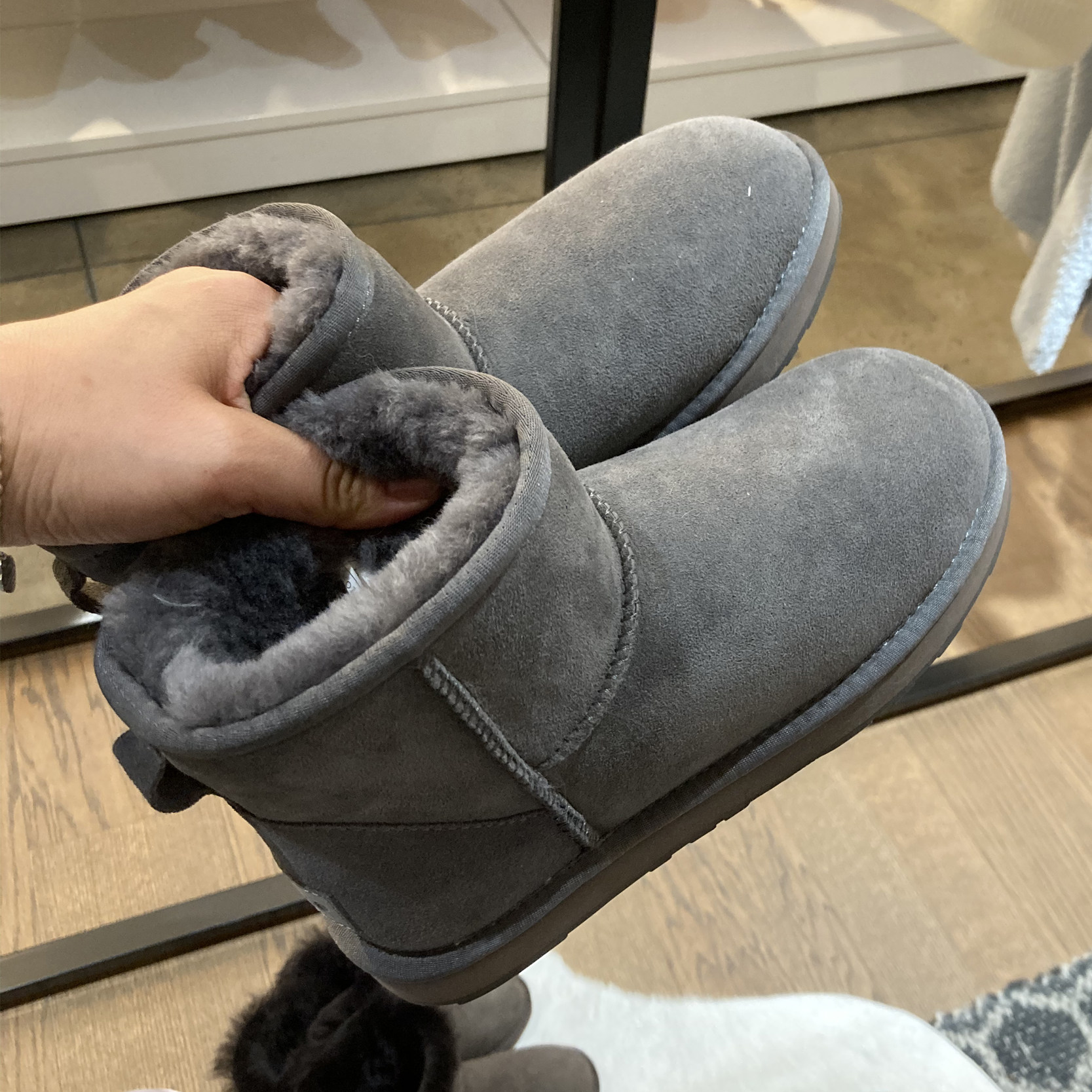 澳洲ozlana雪地靴女羊皮皮毛一体抗寒保暖增高雪地靴