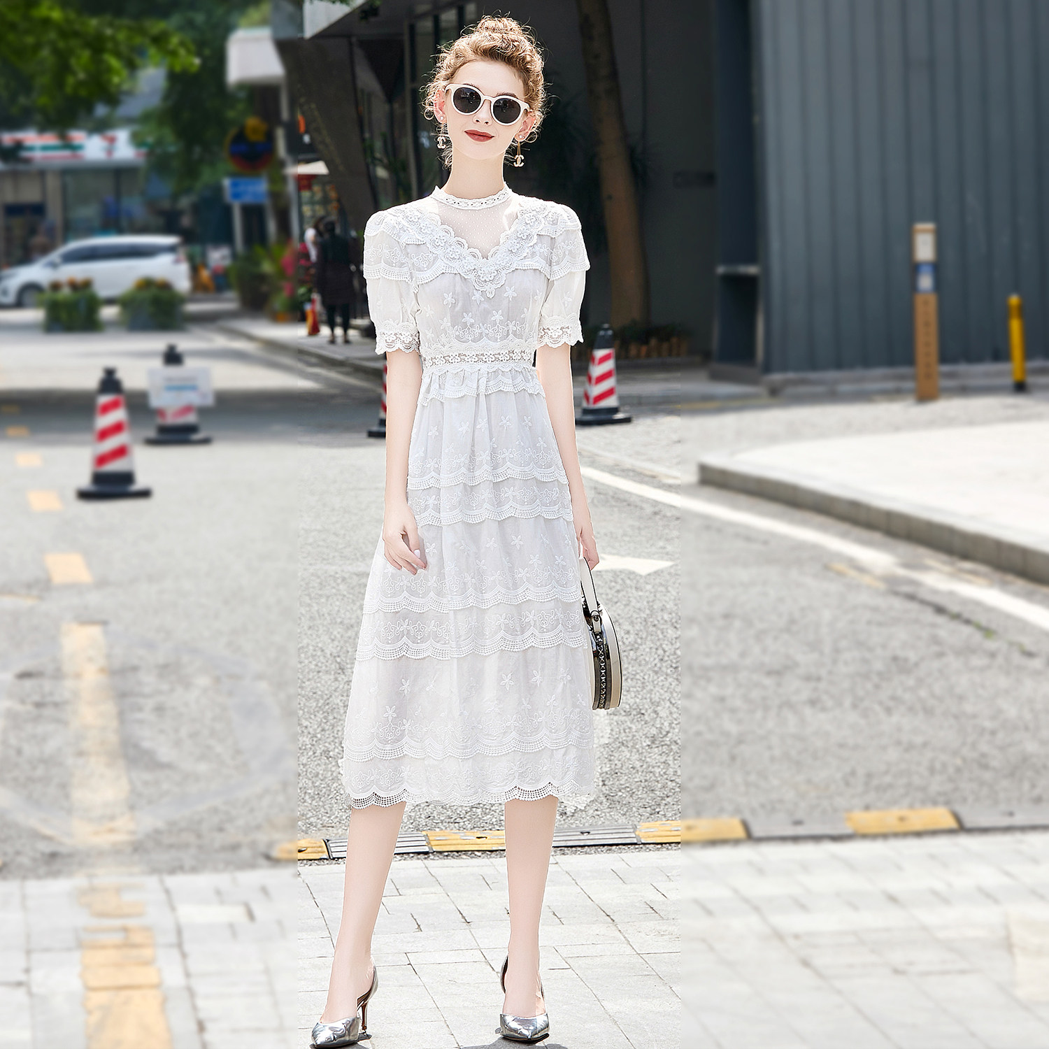 夏天显女装蕾丝白色镂空收腰裙子仙女新款夏季连衣裙