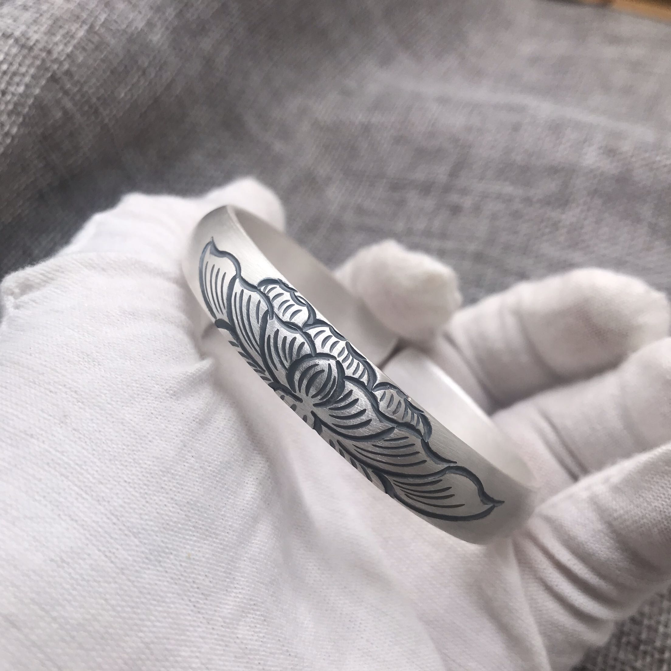 s999足银牡丹花开口纯银手镯手工大气富贵吉祥花手镯