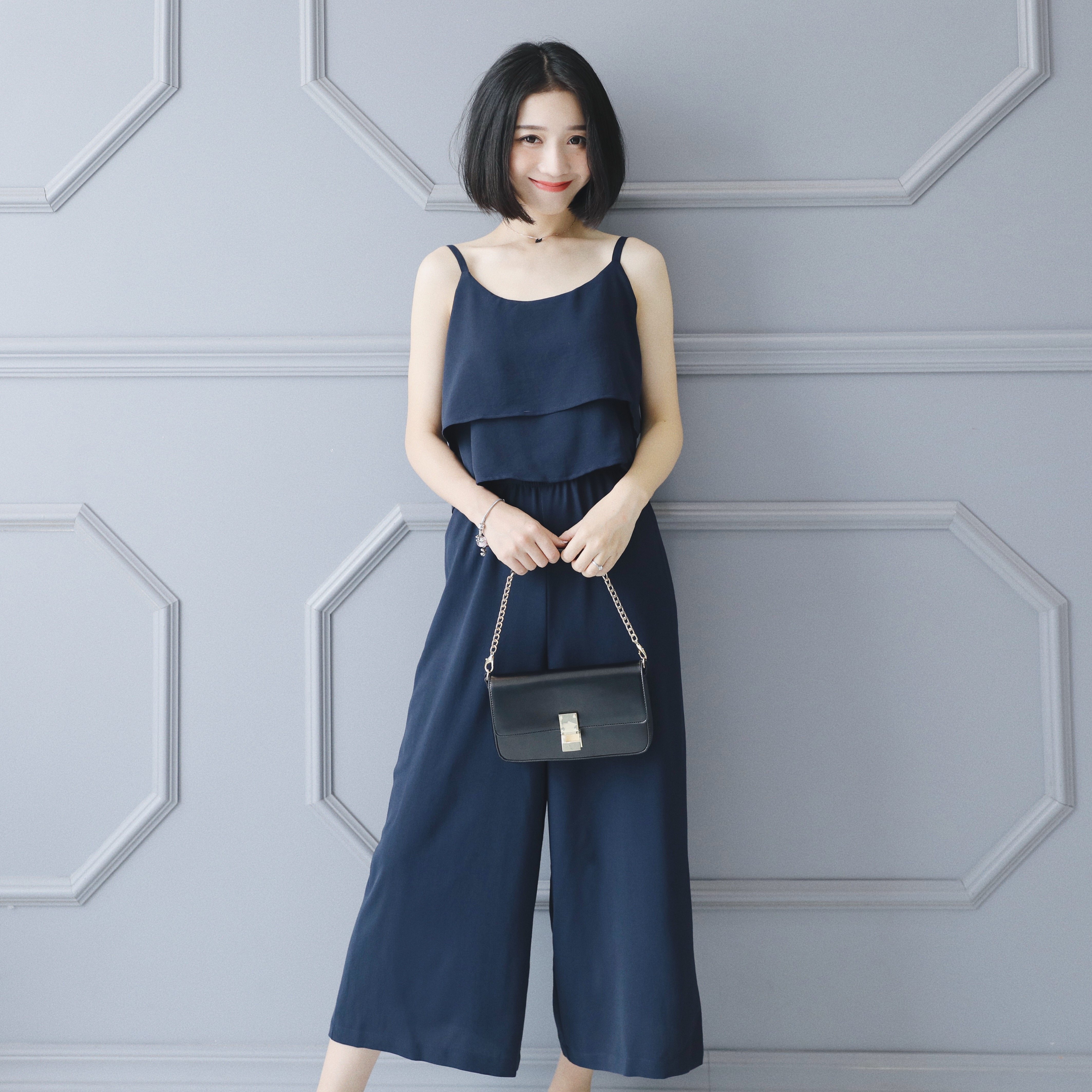 吊带连体裤,专属女人的性感与妩媚