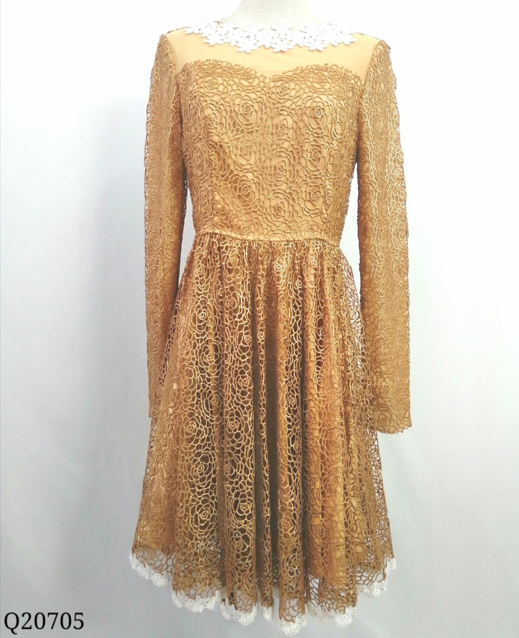 珍思薇尼金色长款连衣裙减龄小仙女公主裙摆圆领连衣裙