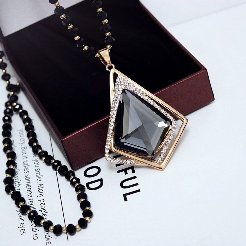 2020秋冬菱形水晶吊坠长款复古毛衣链女衣服项链