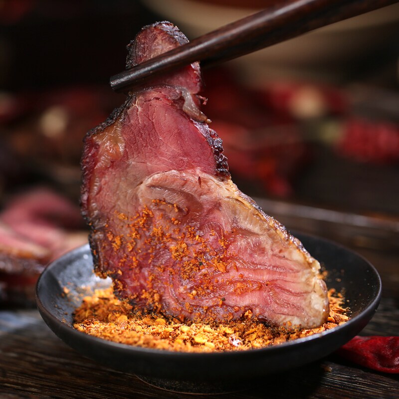 特色下酒酒菜烟熏牛腱牛肉四川特产农家香肠腌肉