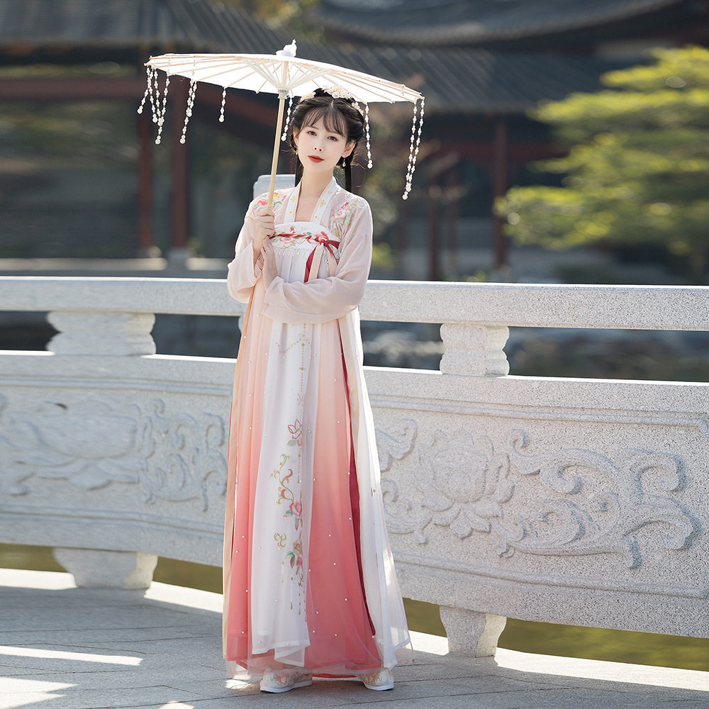 隋唐对襟长歌绣花重工襦裙齐胸渐变汉服逸流民族服装