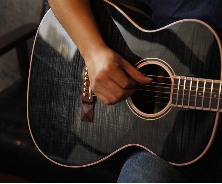 吉他rainie小雨丹宁面单40寸om民谣吉他-民谣吉他