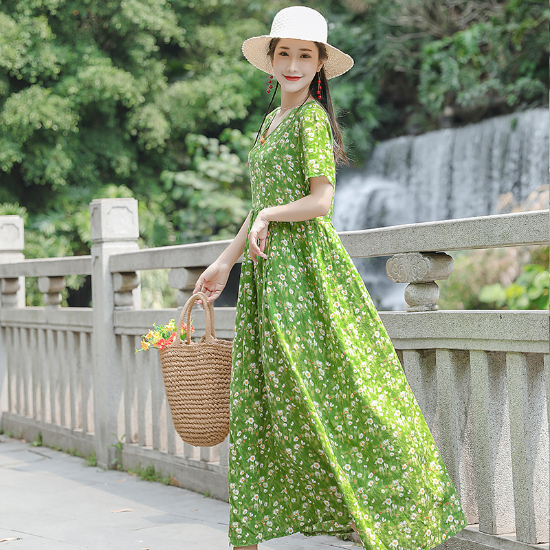文艺复古碎花棉麻连衣裙女2021夏新品宽松大码显瘦民族风大摆长裙