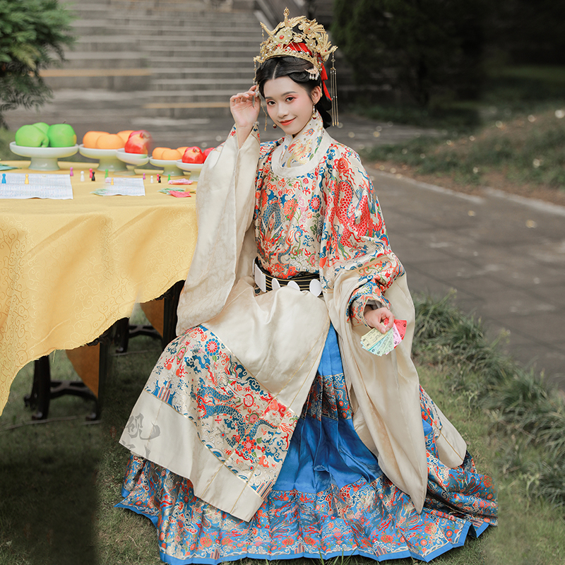 砚滨新品走秀款原创汉服明制仿妆圆领袍长袄女汉服