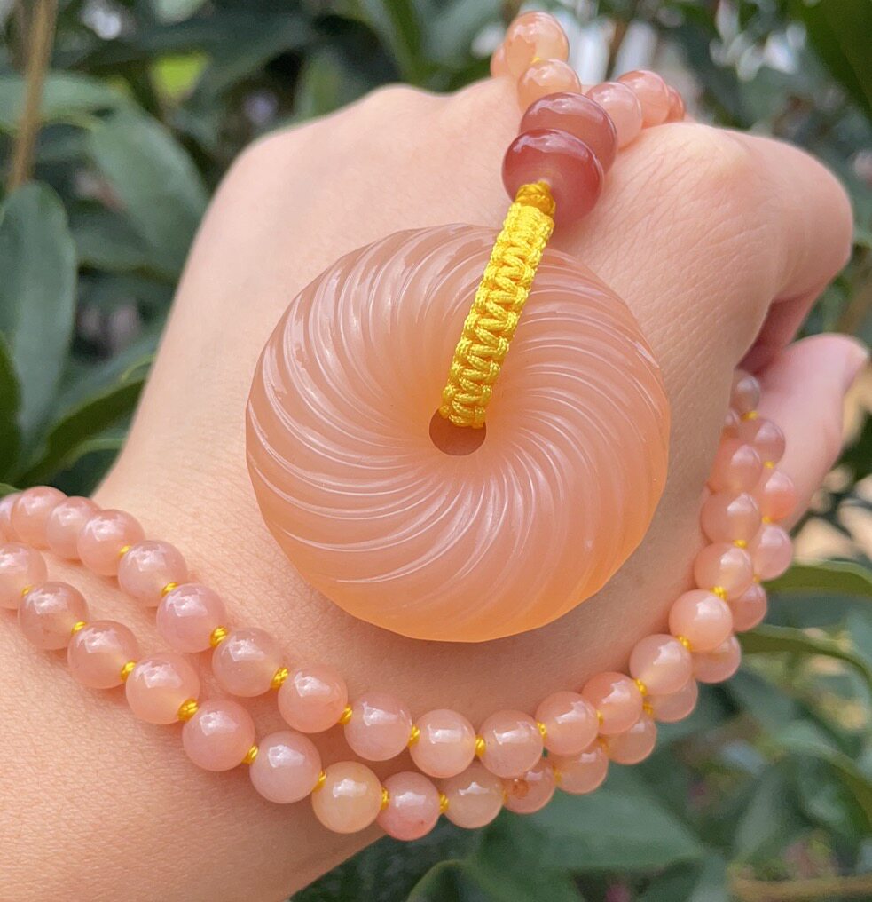 杨玉家天然黄龙玉小黑山粉红曲奇平安扣时来运转毛衣颈饰