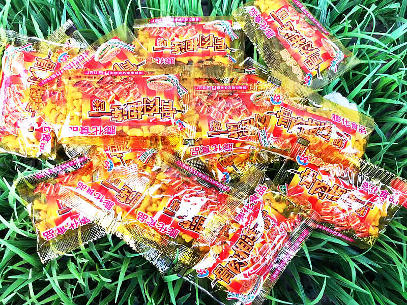 惠诚骨肉相连味辣骨头童年怀旧食品儿时辣条7g膨化食品