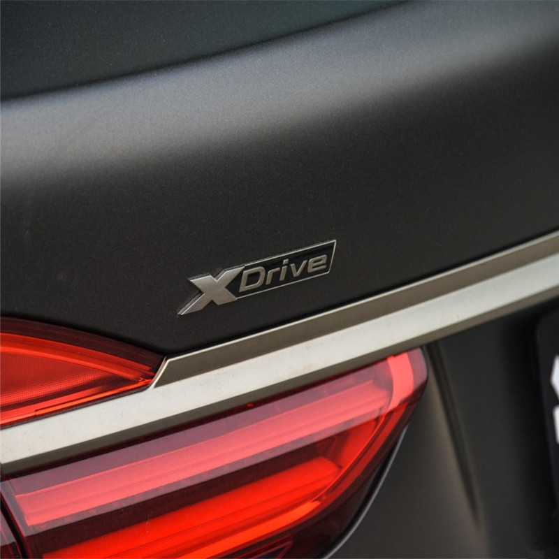 侧标宝马原厂m760li灰色尾标xdrive驱车v12叶子汽车车标
