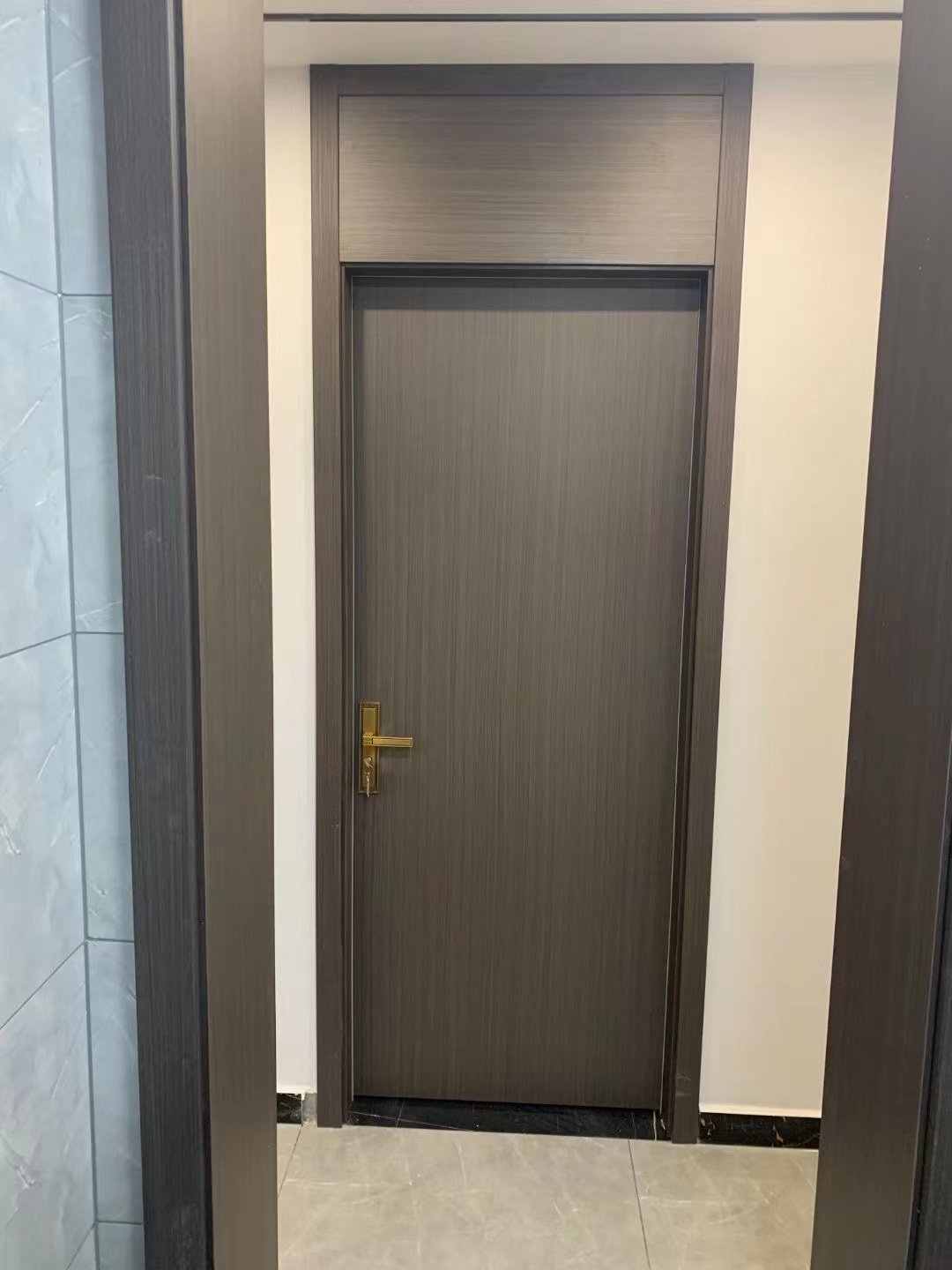 实木卧室门门门楣现代简约白色平开复合顶门烤漆卧室门